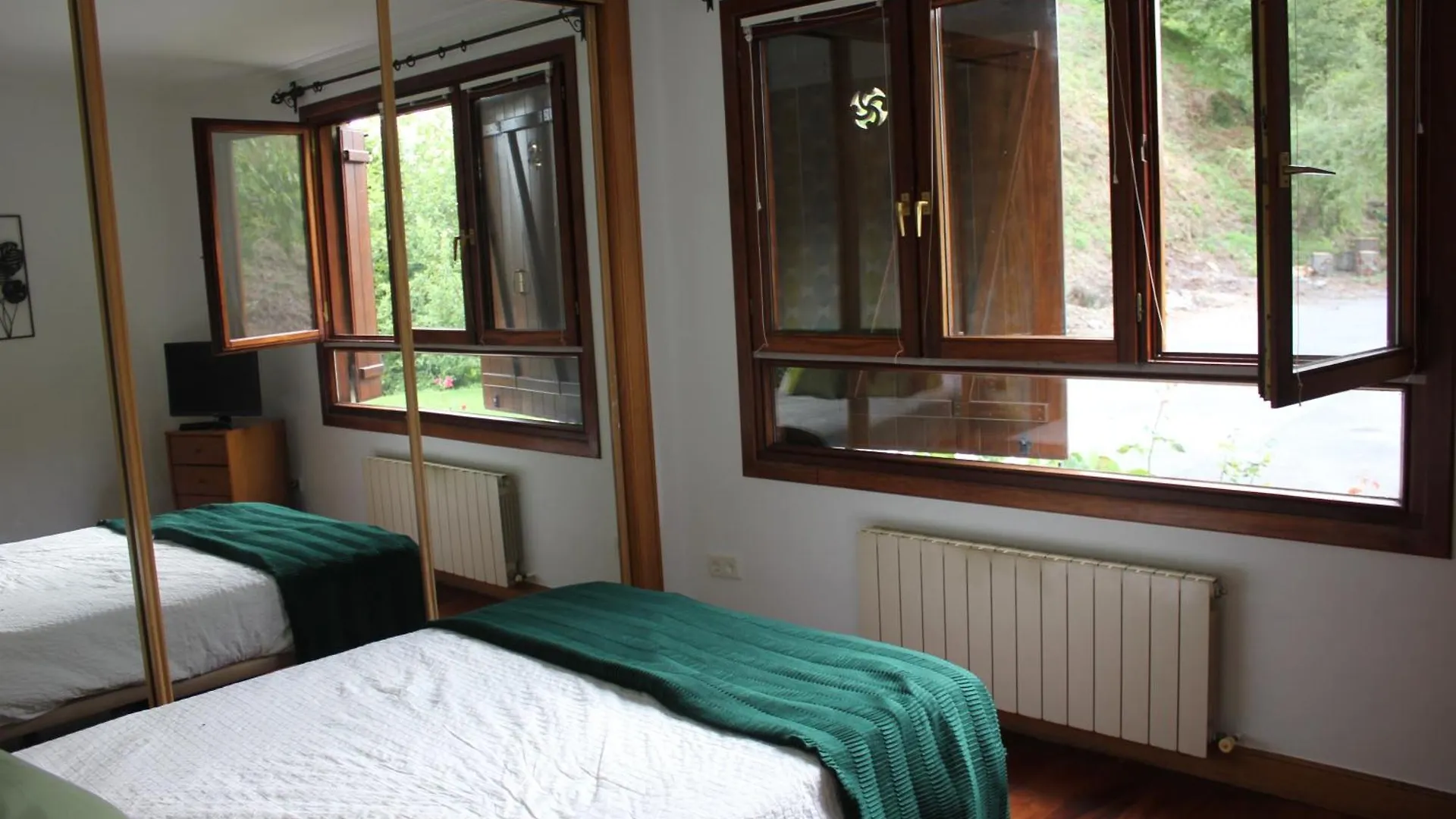 Bed & Breakfast B&B Eguzkitza Elgeta